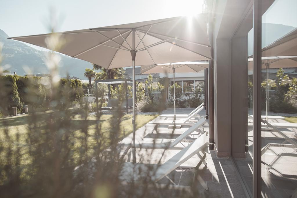 Hotel Tiefenbrunn Gardensuites & Breakfast Лана Экстерьер фото