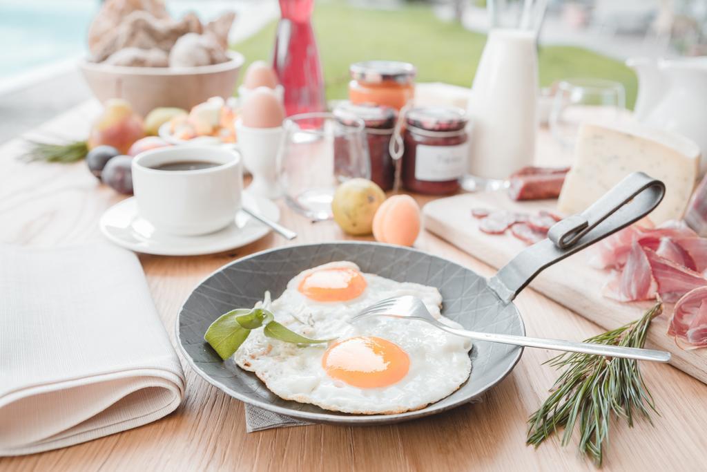 Hotel Tiefenbrunn Gardensuites & Breakfast Лана Экстерьер фото